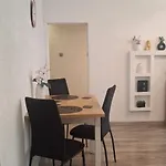Gold 2 -szymanowskiego Apartamento